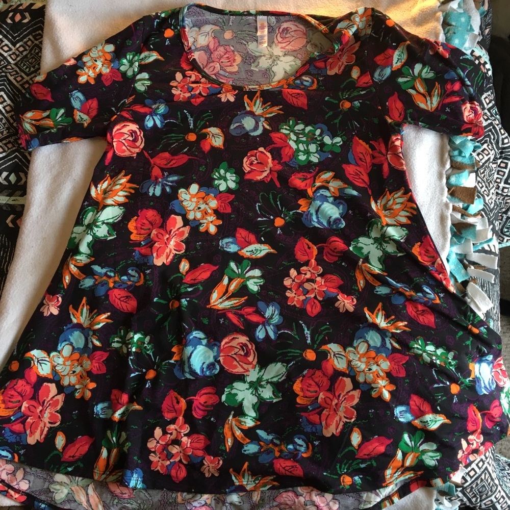Lularoe M perfect T